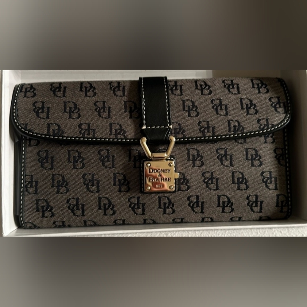 Dooney & Bourke Black and Gray Monogram Leather Interior Wallet Like New